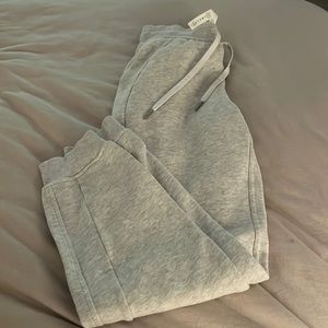 Lululemon sweatpants size 2 Scuba High-Rise Jogger
Full Length